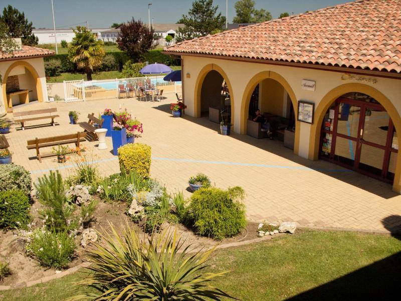 Logis Hotel Restaurant Solenca 노가로 외부 사진